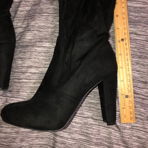 Thigh high heeled boots 👢 - Picture 2 of 4